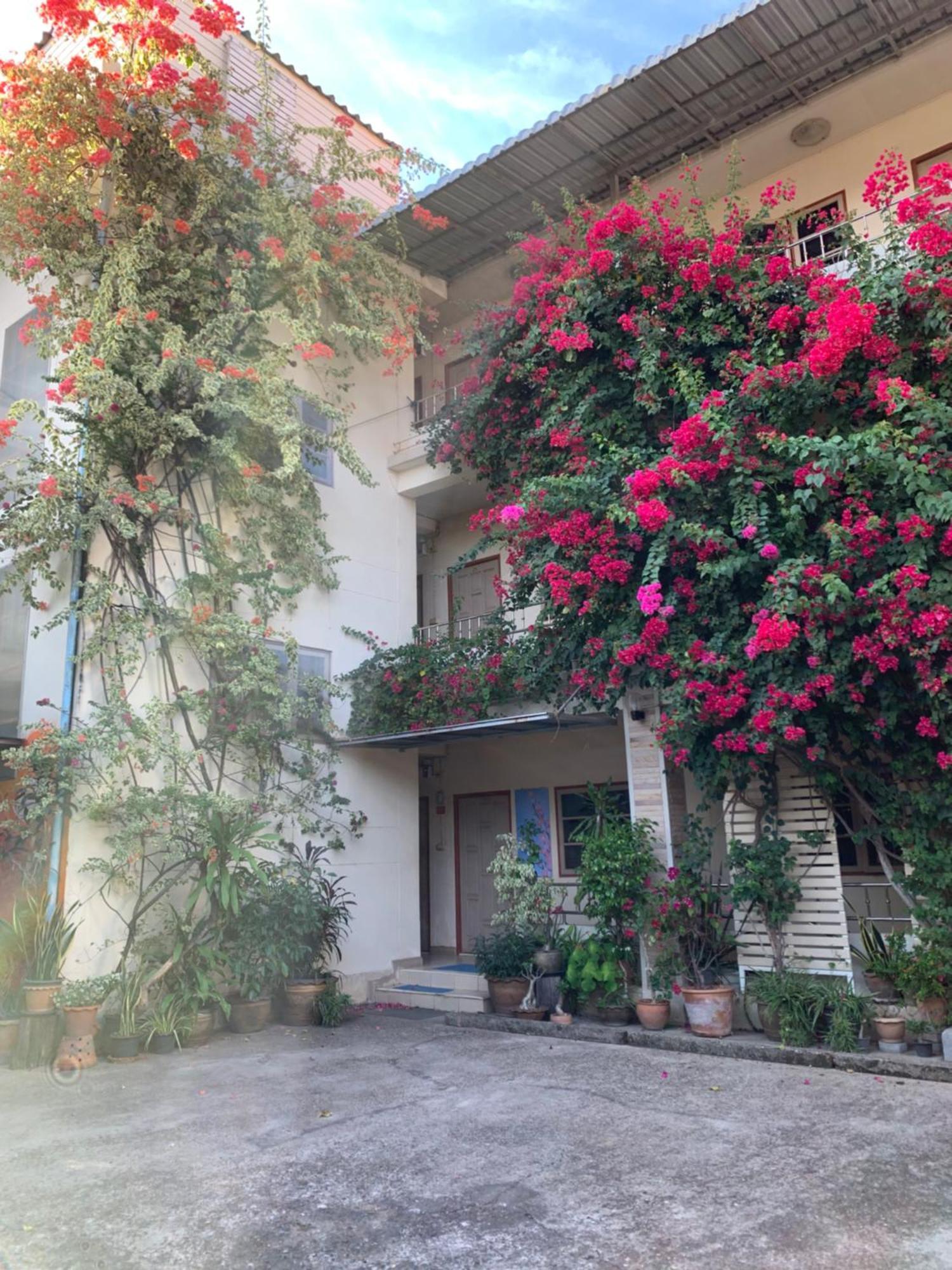 Pikul Apartment Hotel Nong Khai Exterior foto